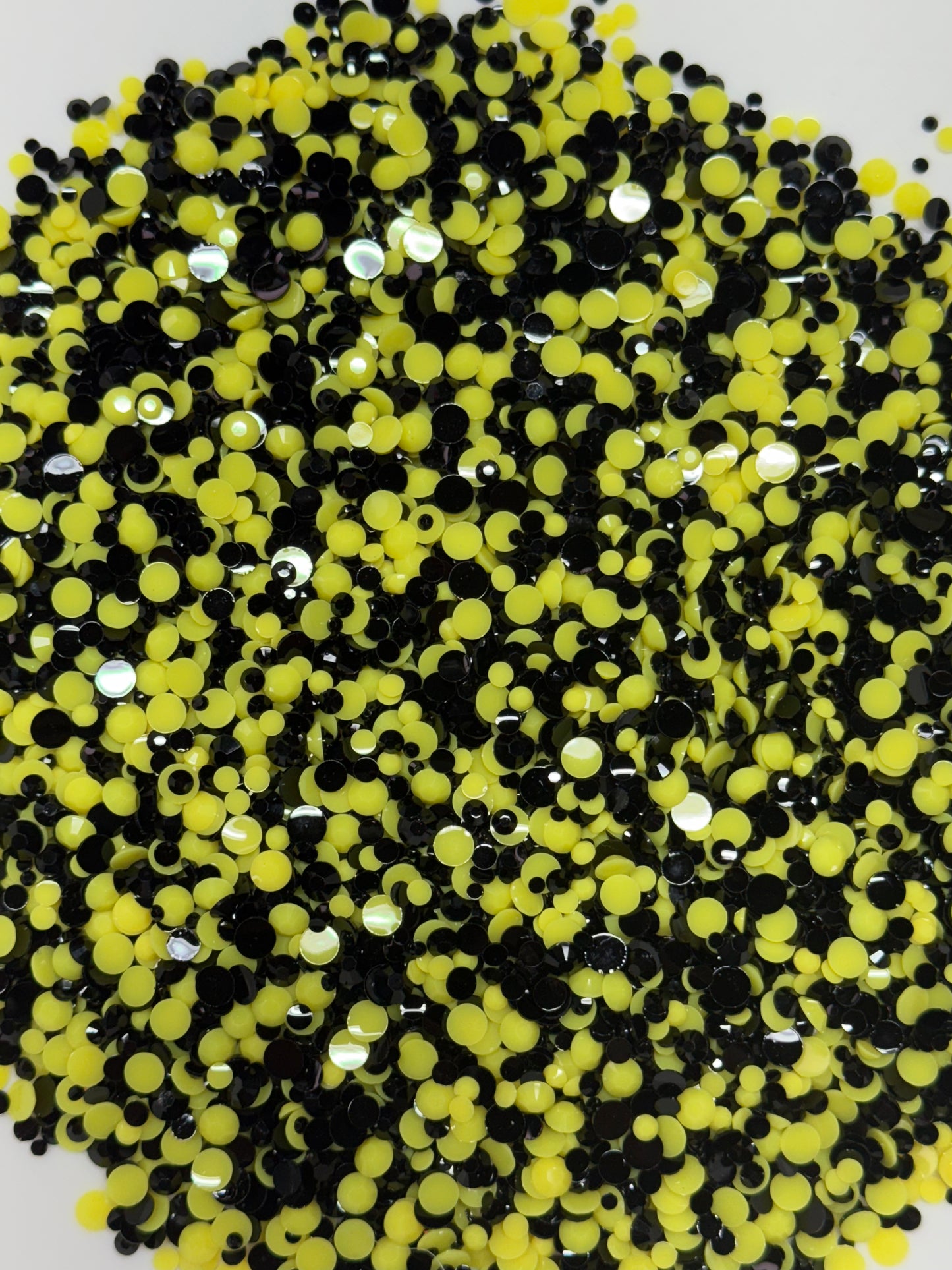 Buzzzz Off 2-5mm Rhinestone Mix